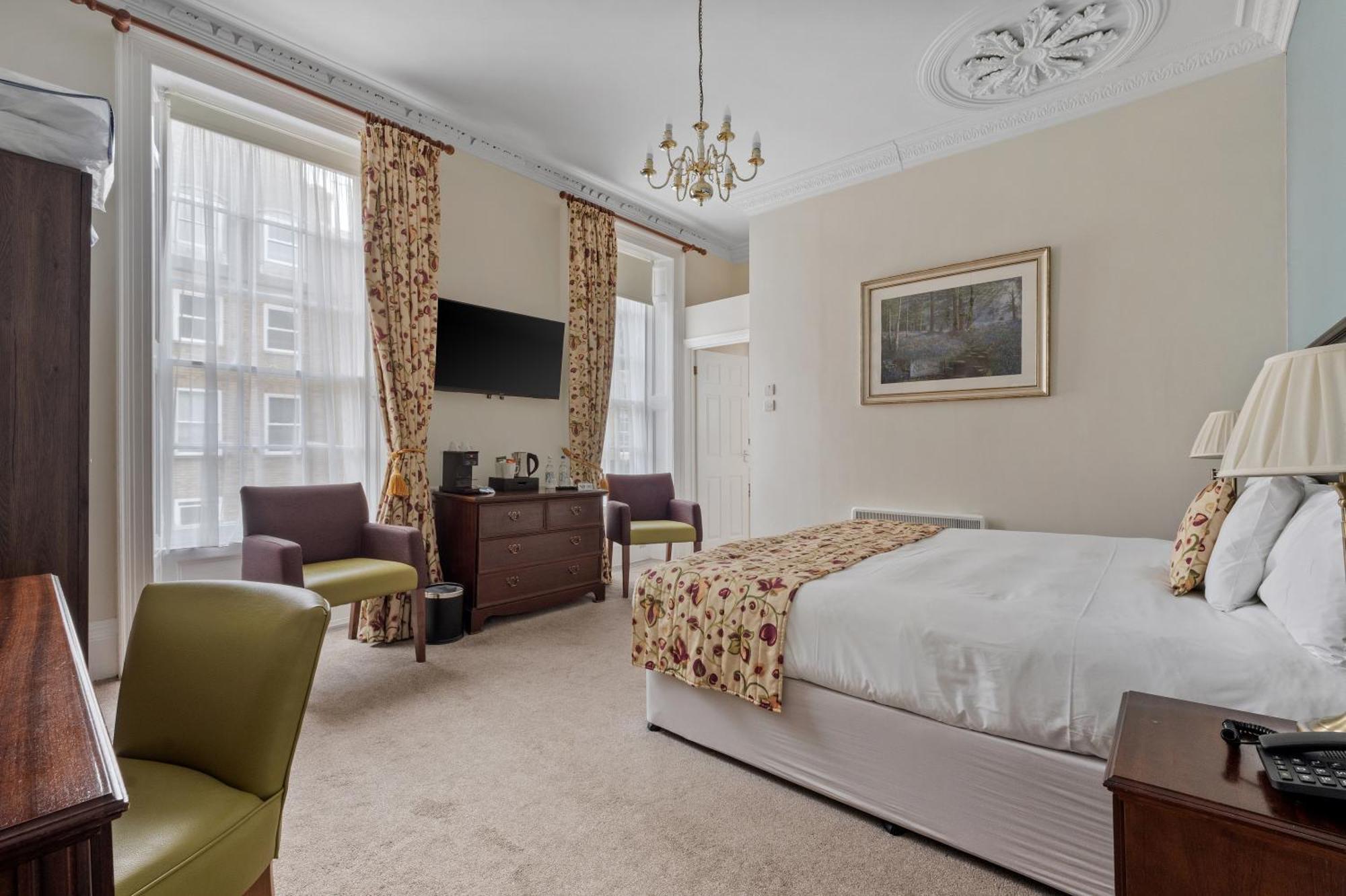 Sleeping Bear 3* Dorchester