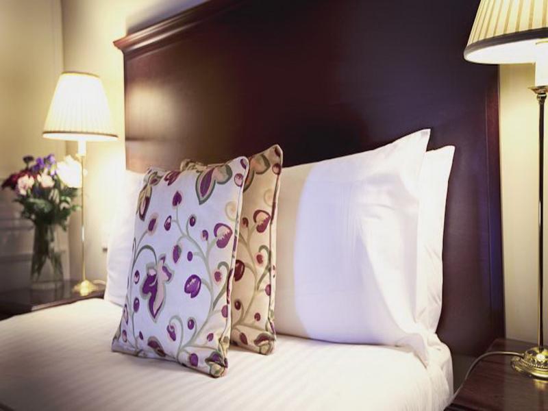 Sleeping Bear Hotel