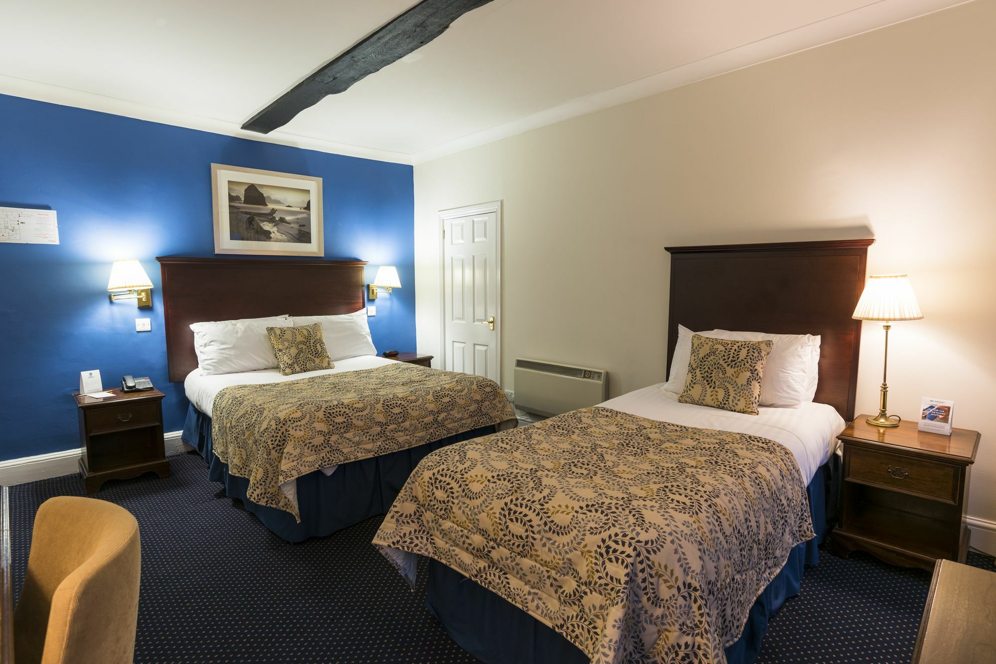 Sleeping Bear Hotel 3*
